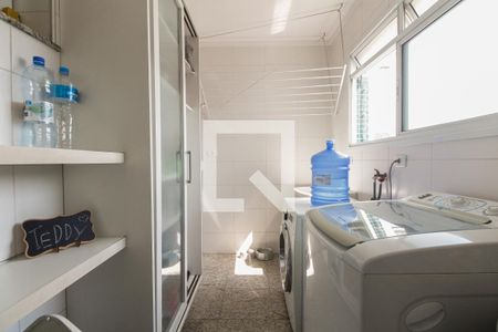 Apartamento à venda com 115m², 2 quartos e 3 vagas Apartamento à venda com 115m², 2 quartos e 3 vagasÁrea de serviço