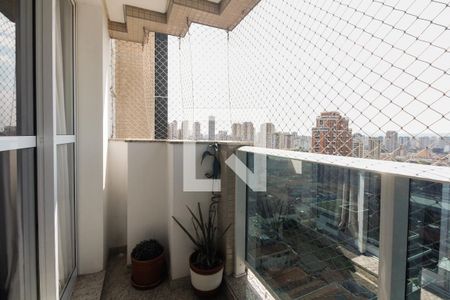 Apartamento à venda com 115m², 2 quartos e 3 vagas Apartamento à venda com 115m², 2 quartos e 3 vagasVaranda