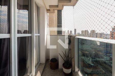 Apartamento à venda com 115m², 2 quartos e 3 vagas Apartamento à venda com 115m², 2 quartos e 3 vagasVaranda