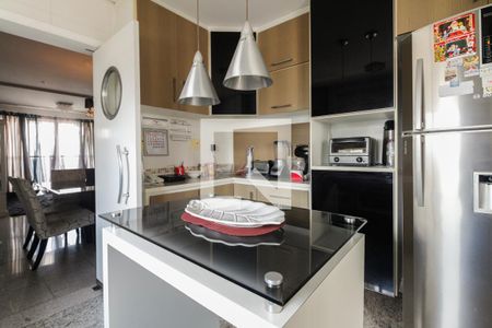 Apartamento à venda com 115m², 2 quartos e 3 vagas Apartamento à venda com 115m², 2 quartos e 3 vagasCozinha