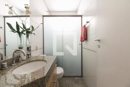 Apartamento à venda com 115m², 2 quartos e 3 vagas Apartamento à venda com 115m², 2 quartos e 3 vagasBanheiro Social