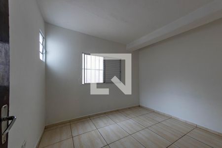 Quarto 1 de casa para alugar com 2 quartos, 50m² em Vila Bela, São Paulo