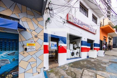 Casa para alugar com 50m², 2 quartos e sem vaga Casa para alugar com 50m², 2 quartos e sem vagaFachada