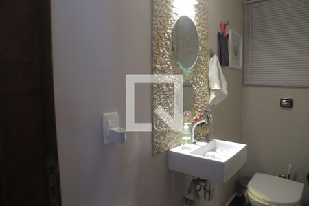 Casa à venda com 220m², 5 quartos e 2 vagasLavabo