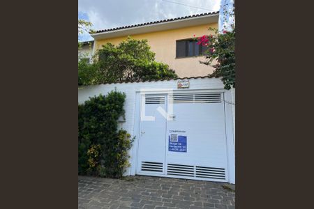 Casa à venda com 220m², 5 quartos e 2 vagasEntrada