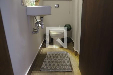 Casa à venda com 220m², 5 quartos e 2 vagasLavabo