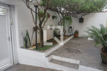 Casa à venda com 220m², 5 quartos e 2 vagasEntrada