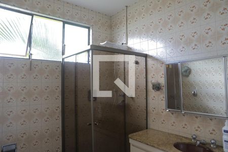 Casa à venda com 220m², 5 quartos e 2 vagasBanheiro