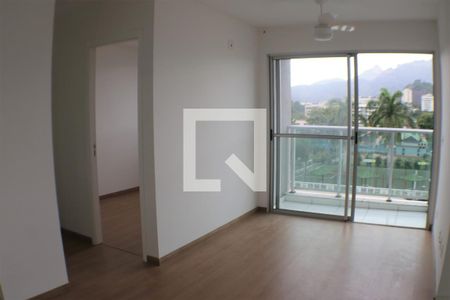 Sala de apartamento para alugar com 2 quartos, 50m² em Pechincha, Rio de Janeiro