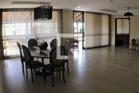 Sala de casa de condomínio à venda com 5 quartos, 420m² em Pechincha, Rio de Janeiro