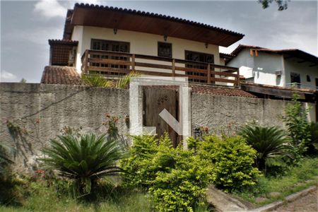 Casa de condomínio à venda com 420m², 5 quartos e 4 vagasFachada