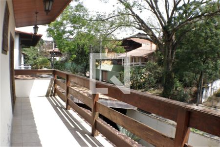 Casa de condomínio à venda com 420m², 5 quartos e 4 vagasVaranda