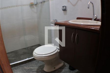 Casa de condomínio à venda com 420m², 5 quartos e 4 vagasBanheiro do Quarto 5