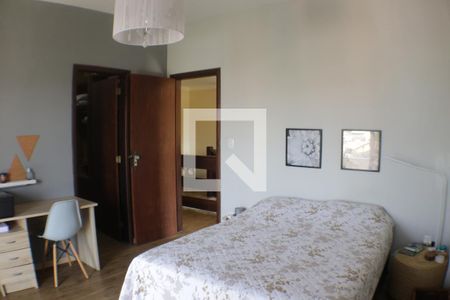 Casa de condomínio à venda com 420m², 5 quartos e 4 vagasQuarto 3 - Suíte