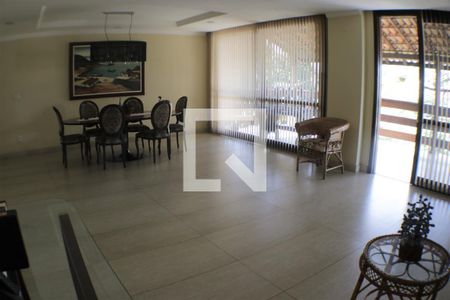 Sala de casa de condomínio à venda com 5 quartos, 420m² em Pechincha, Rio de Janeiro