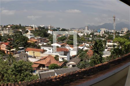 Casa de condomínio à venda com 420m², 5 quartos e 4 vagasQuarto 3 - Suíte
