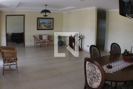 Sala de casa de condomínio à venda com 5 quartos, 420m² em Pechincha, Rio de Janeiro