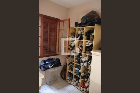 Casa à venda com 167m², 3 quartos e 3 vagasQuarto de serviço