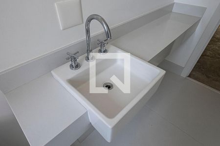 Apartamento à venda com 270m², 3 quartos e 4 vagasSuíte 1 - Banheiro 2