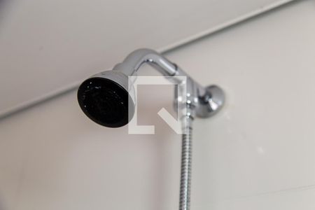 Banheiro de Serviço - Chuveiro de apartamento para alugar com 2 quartos, 55m² em Vila da Saúde, São Paulo