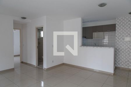 Sala de apartamento à venda com 2 quartos, 64m² em Vila Piratininga, São Paulo