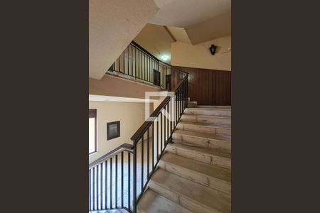 Apartamento à venda com 85m², 3 quartos e 1 vagaEscada
