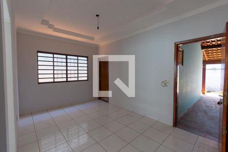 Sala de casa para alugar com 3 quartos, 130m² em Residencial Forteville, Goiânia