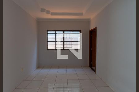 Sala de casa para alugar com 3 quartos, 130m² em Residencial Forteville, Goiânia