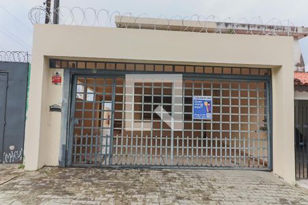 Casa para alugar com 200m², 3 quartos e 1 vaga Casa para alugar com 200m², 3 quartos e 1 vagaFachada