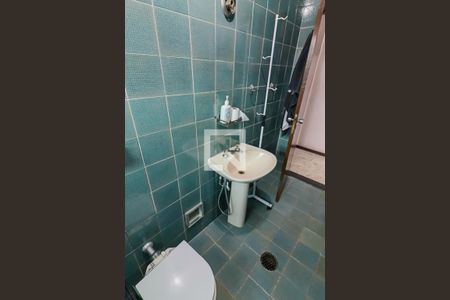 Casa para alugar com 200m², 3 quartos e 1 vaga Casa para alugar com 200m², 3 quartos e 1 vagaBanheiro Social