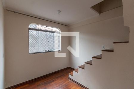 Sala 2 de casa para alugar com 1 quarto, 160m² em Jardim Ivone, São Paulo