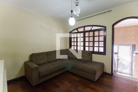 Sala de casa para alugar com 2 quartos, 160m² em Jardim Ivone, São Paulo