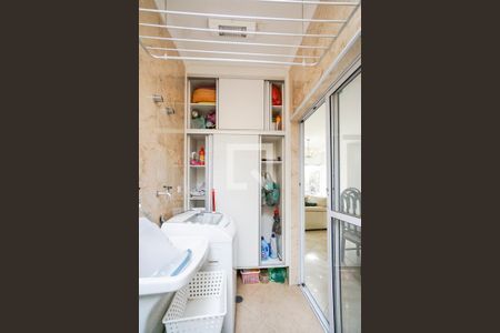 Casa à venda com 190m², 3 quartos e 4 vagas Casa à venda com 190m², 3 quartos e 4 vagasÁrea de serviço