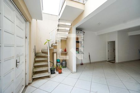 Casa à venda com 190m², 3 quartos e 4 vagas Casa à venda com 190m², 3 quartos e 4 vagasGaragem