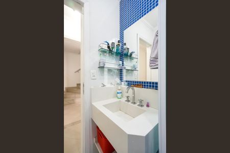 Casa à venda com 190m², 3 quartos e 4 vagas Casa à venda com 190m², 3 quartos e 4 vagasBanheiro da suíte