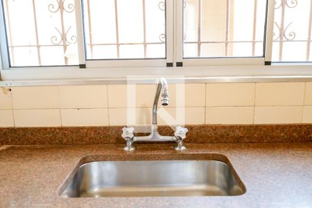 Cozinha de casa para alugar com 2 quartos, 80m² em Vila Gustavo, São Paulo