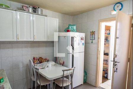 Casa à venda com 163m², 4 quartos e 2 vagas Casa à venda com 163m², 4 quartos e 2 vagasCozinha