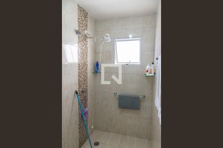 Casa à venda com 163m², 4 quartos e 2 vagas Casa à venda com 163m², 4 quartos e 2 vagasBanheiro da suíte