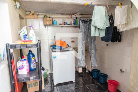 Casa à venda com 163m², 4 quartos e 2 vagas Casa à venda com 163m², 4 quartos e 2 vagasLavanderia