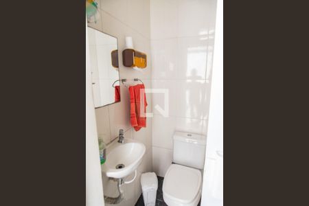 Casa à venda com 163m², 4 quartos e 2 vagas Casa à venda com 163m², 4 quartos e 2 vagasLavabo