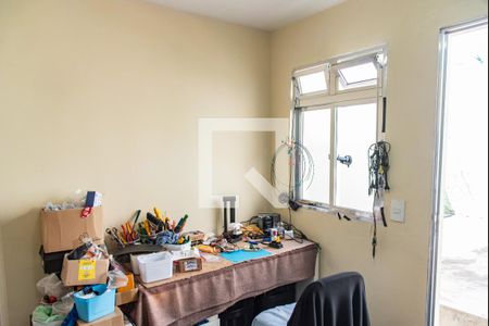 Casa à venda com 163m², 4 quartos e 2 vagas Casa à venda com 163m², 4 quartos e 2 vagasOficina