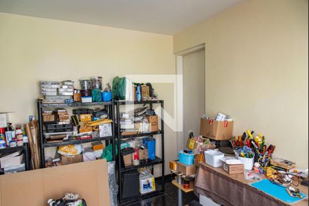 Casa à venda com 163m², 4 quartos e 2 vagas Casa à venda com 163m², 4 quartos e 2 vagasOficina