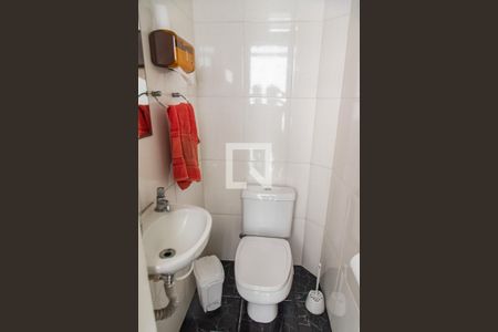 Casa à venda com 163m², 4 quartos e 2 vagas Casa à venda com 163m², 4 quartos e 2 vagasLavabo