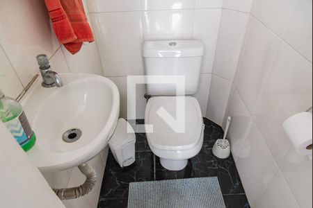 Casa à venda com 163m², 4 quartos e 2 vagas Casa à venda com 163m², 4 quartos e 2 vagasLavabo