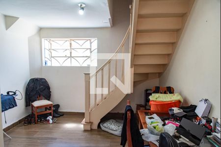 Casa à venda com 163m², 4 quartos e 2 vagas Casa à venda com 163m², 4 quartos e 2 vagasSala