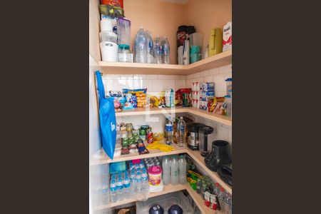 Casa à venda com 163m², 4 quartos e 2 vagas Casa à venda com 163m², 4 quartos e 2 vagasDespensa