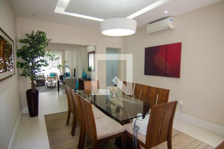 Apartamento à venda com 180m², 3 quartos e 1 vagaSala