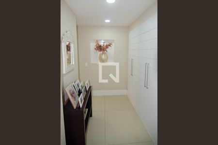 Apartamento à venda com 180m², 3 quartos e 1 vagaCorredor