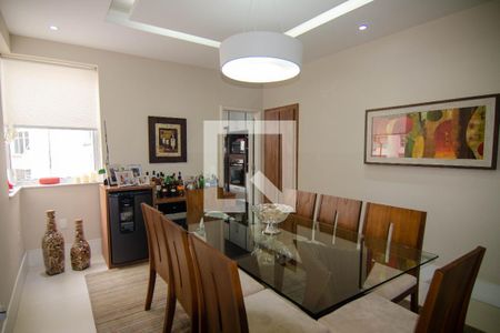 Apartamento à venda com 180m², 3 quartos e 1 vagaSala