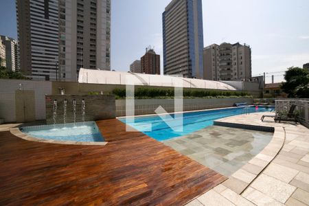 Apartamento à venda com 126m², 3 quartos e 2 vagas Apartamento à venda com 126m², 3 quartos e 2 vagasPiscina